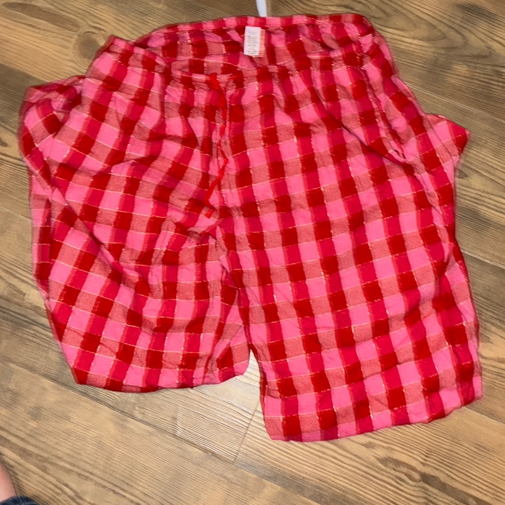 Womans Victoria Secrets Pajama Set, large Pink/Red, Cotton/Viscose